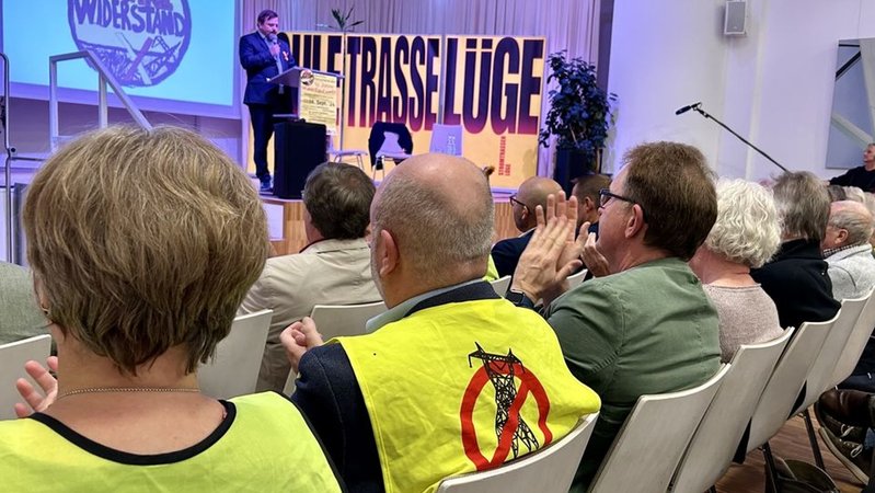 Protestveranstaltung im Atdorfer Kulturtreff "Baudergraben" | Bild: BR/Michael Reiner Protestveranstaltung im Atdorfer Kulturtreff "Baudergraben"