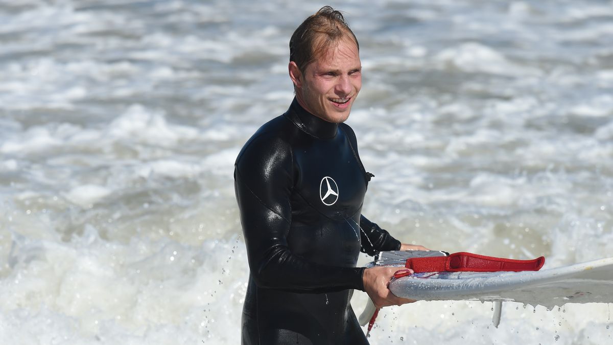 Surfer Sebastian Steudtner Und Die Riesenwellen Br24