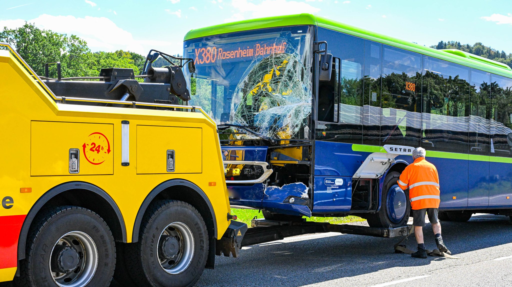 Mehrere Verletzte bei Unfall mit Linienbus in Oberbayern