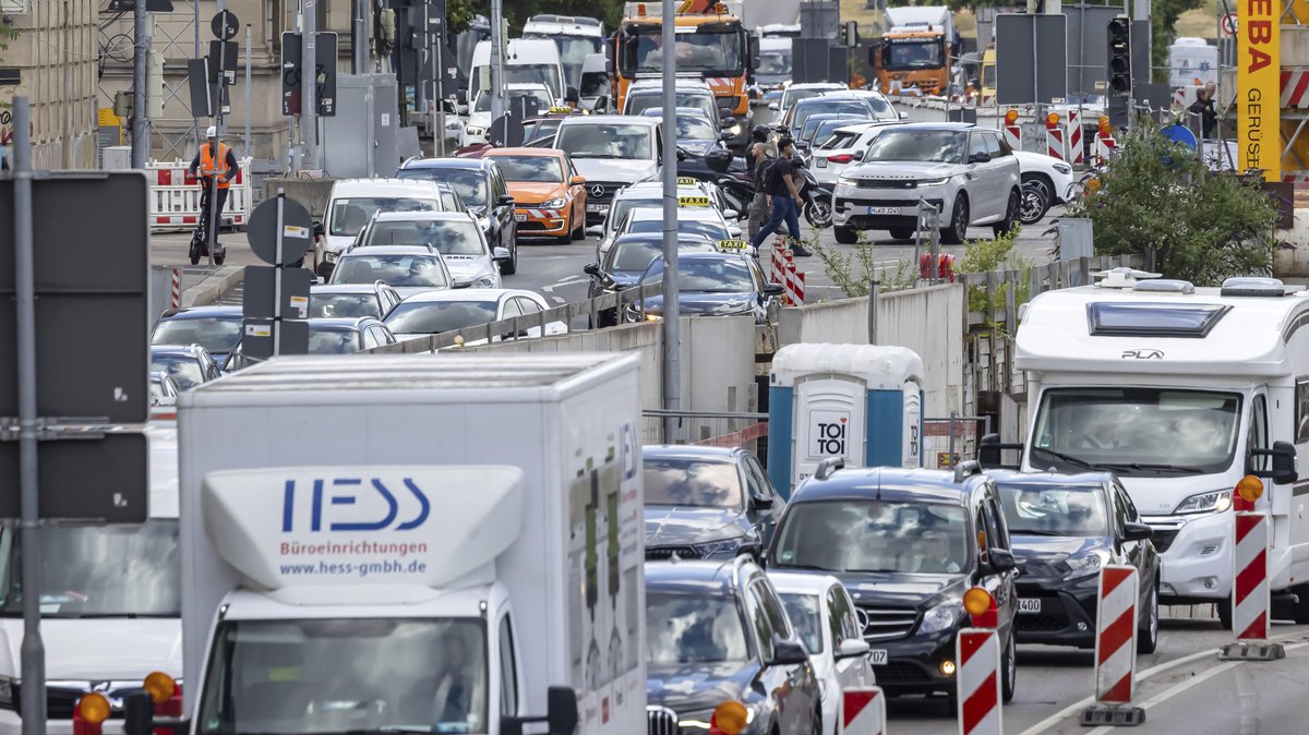 Steigende Pkw-Dichte – Man fährt gerne selbst 