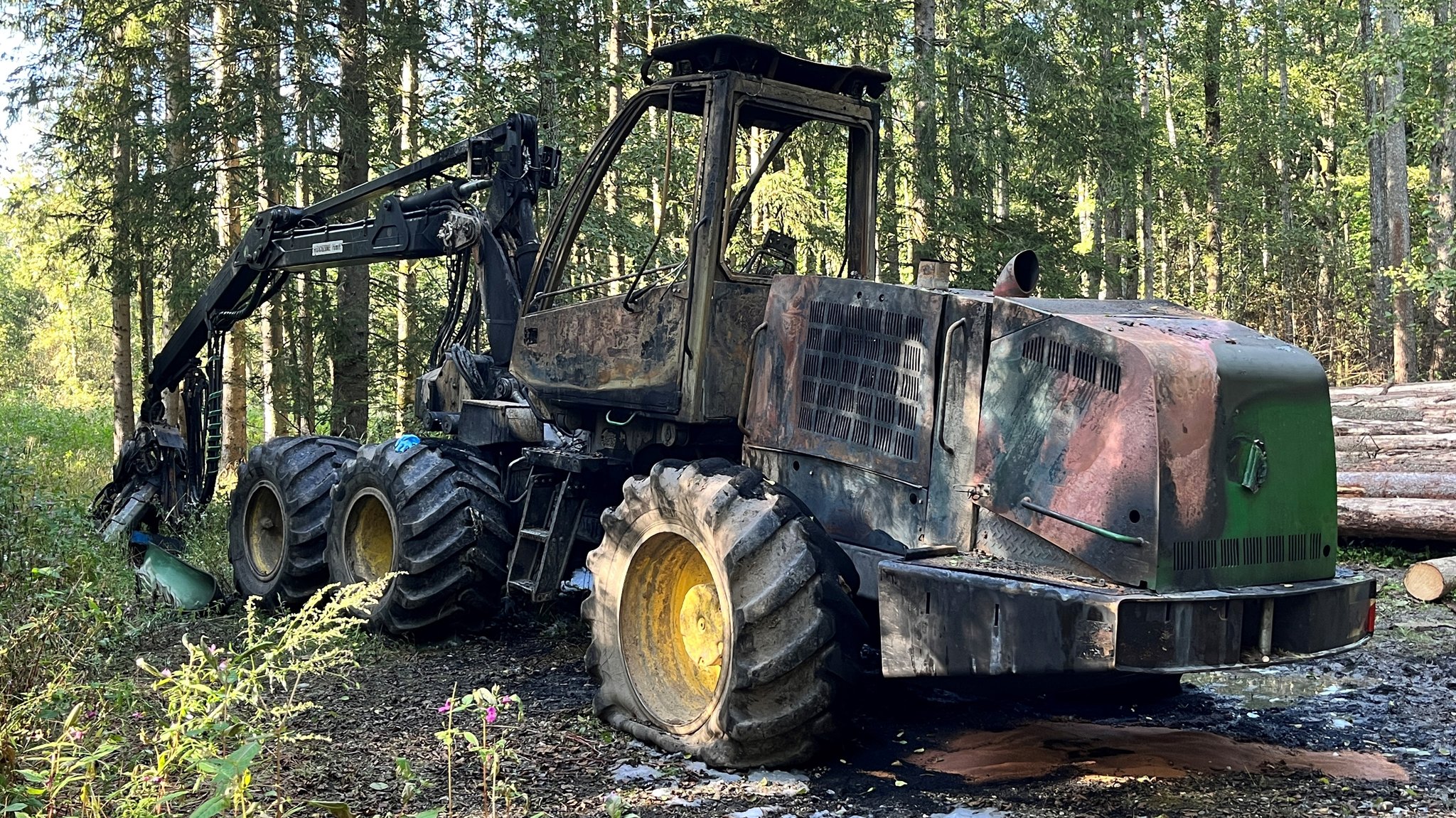 Mutmaßliche Brandanschläge legen Zugverkehr bei Mühldorf lahm