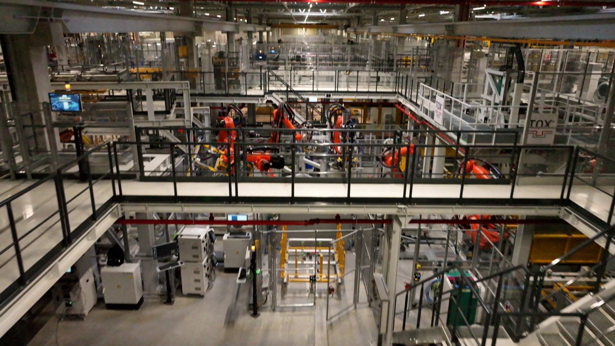 Im neuen Werk produziert BMW Hochvoltbatterien der neuesten Generation. | Bild: Bayerischer Rundfunk 2026 Im neuen Werk produziert BMW Hochvoltbatterien der neuesten Generation.