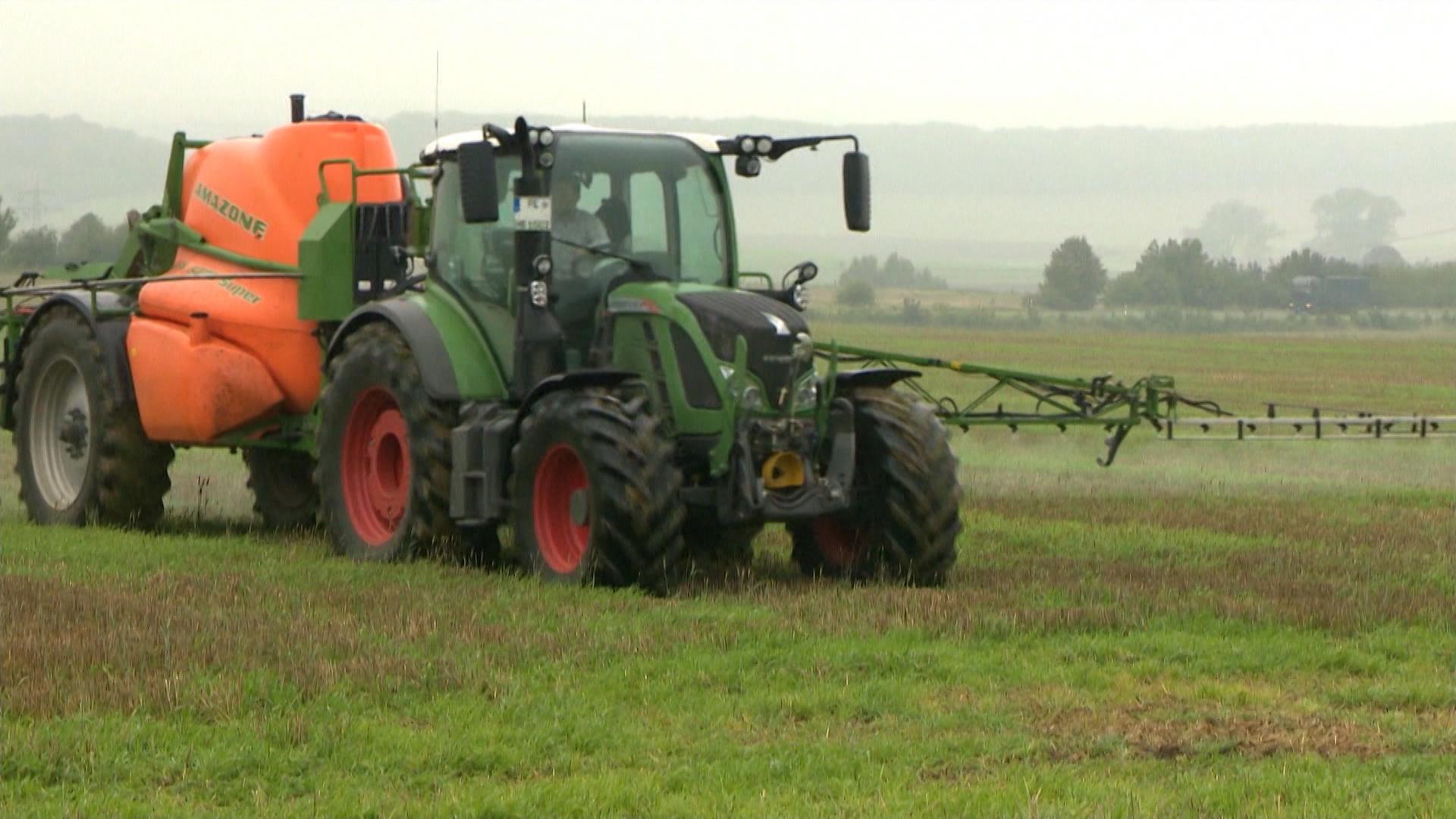 Die Europäische Kommission schlägt vor, die Zulassung des Pestizids um weitere zehn Jahre zu verlängern. 