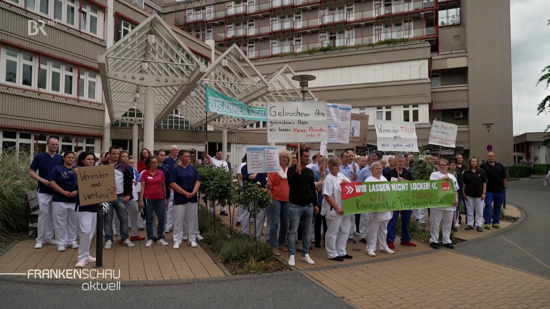 Protest vor Klinikum.