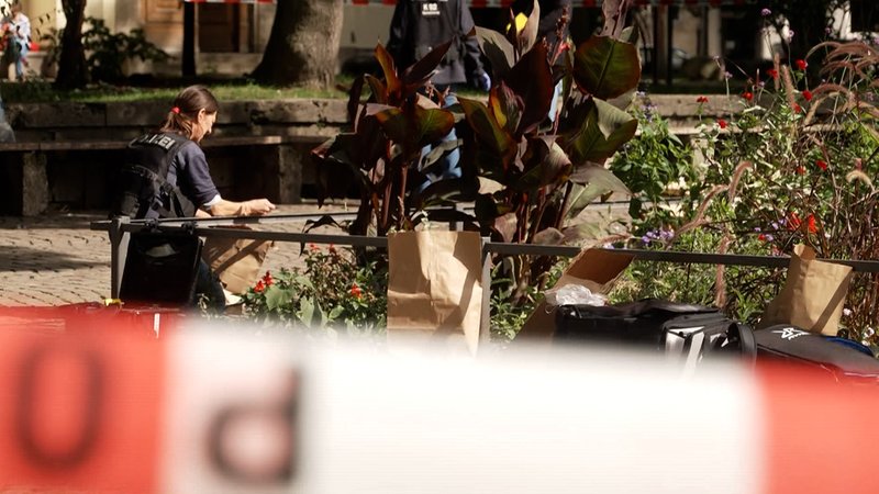 In der Münchner Innenstadt ist am Mittwoch ein Mann offenbar in einem Streit getötet worden. Die Polizei fahndet nach dem Hauptverdächtigen. | Bild: Bayerischer Rundfunk 2024 In der Münchner Innenstadt ist am Mittwoch ein Mann offenbar in einem Streit getötet worden. Die Polizei fahndet nach dem Hauptverdächtigen.