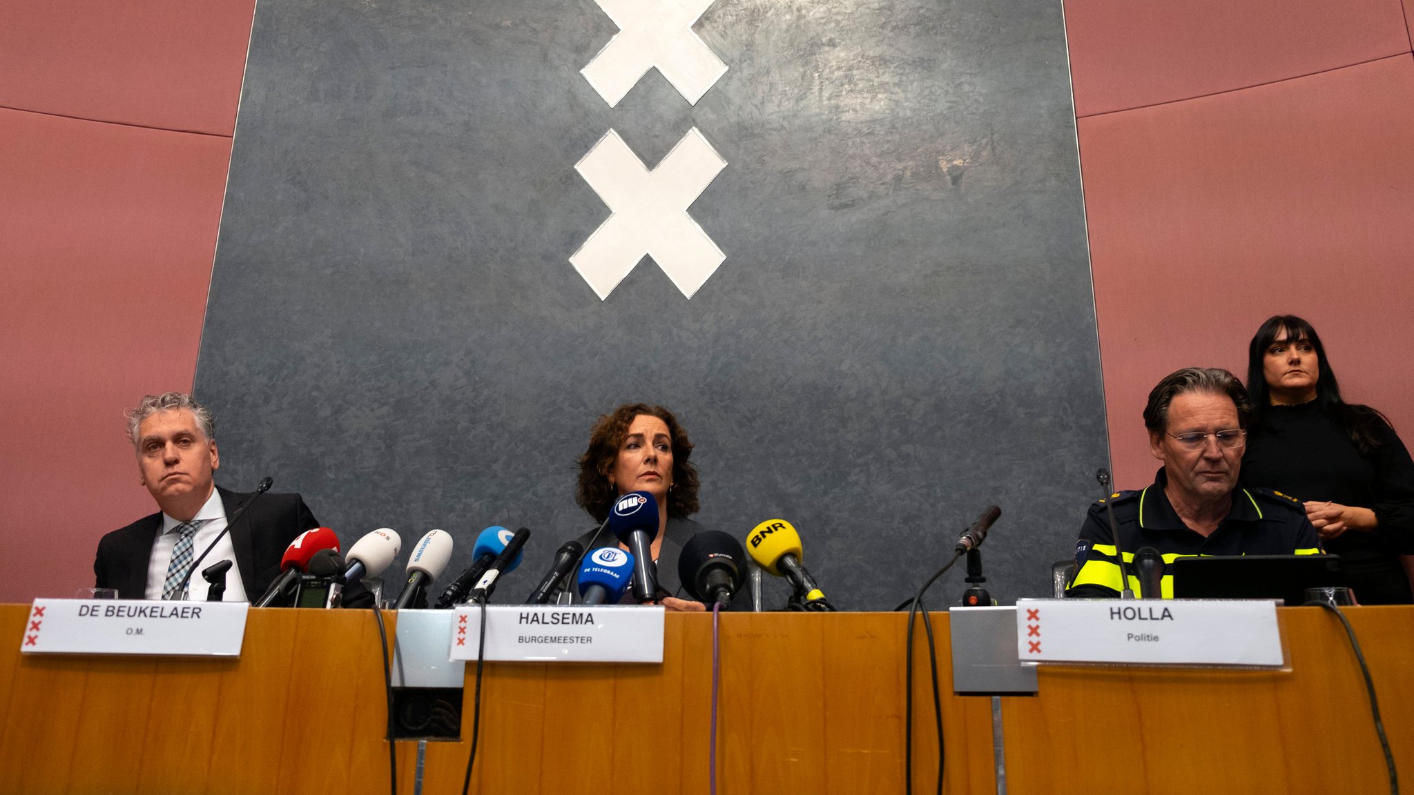 Amsterdams Bürgermeisterin Femke Halsema äußert sich zu den antisemitischen Ausschreitungen in ihrer Stadt.