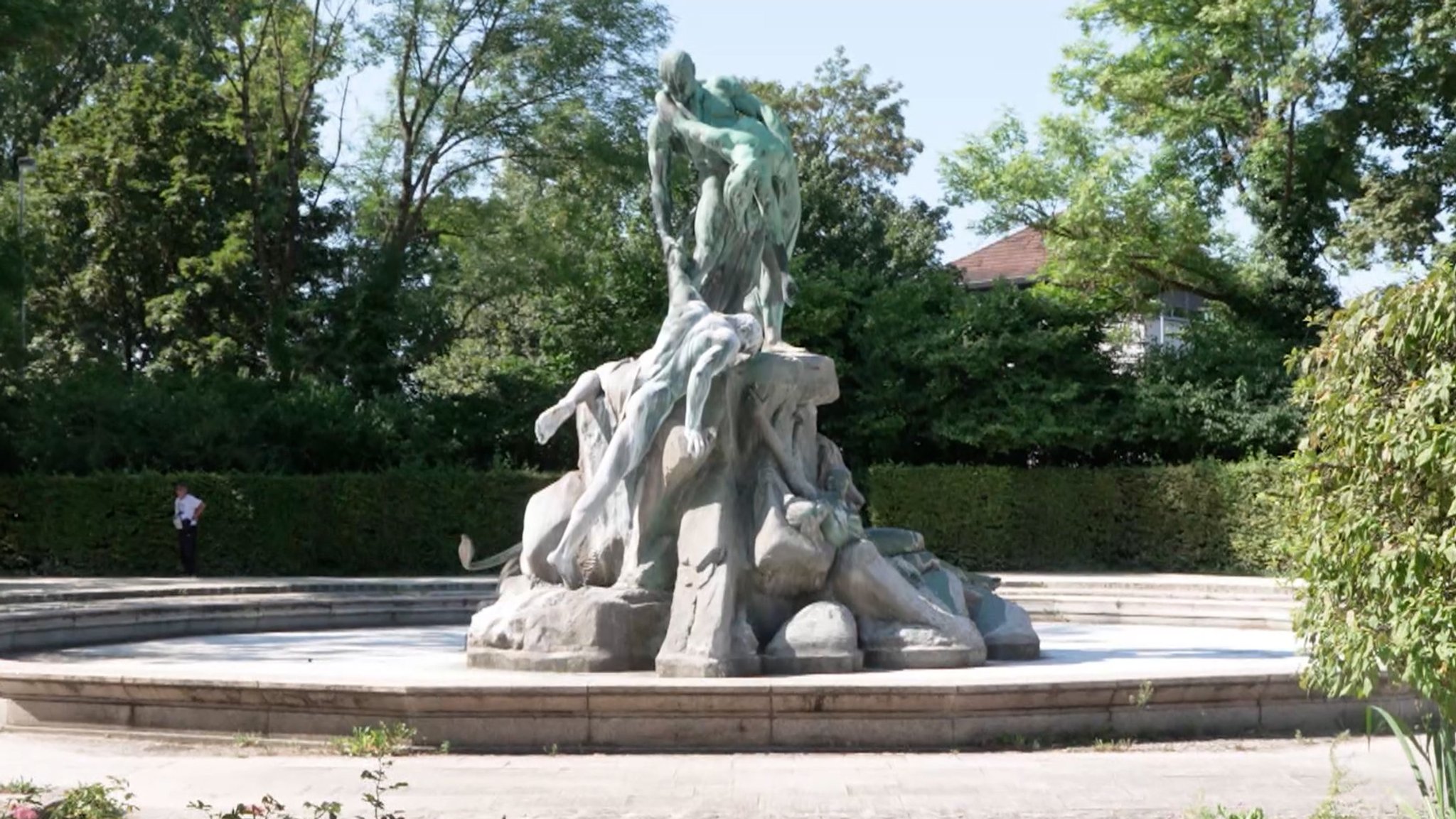 Trockengelegter Brunnen in Coburg.