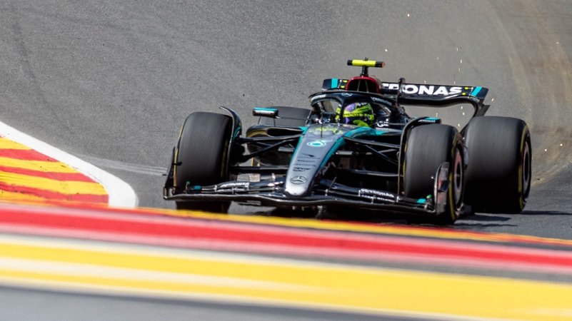 Lewis Hamilton bei einem Formel 1-Rennen | Bild: picture alliance/dpa/Belga | Jonas Roosens Lewis Hamilton bei einem Formel 1-Rennen