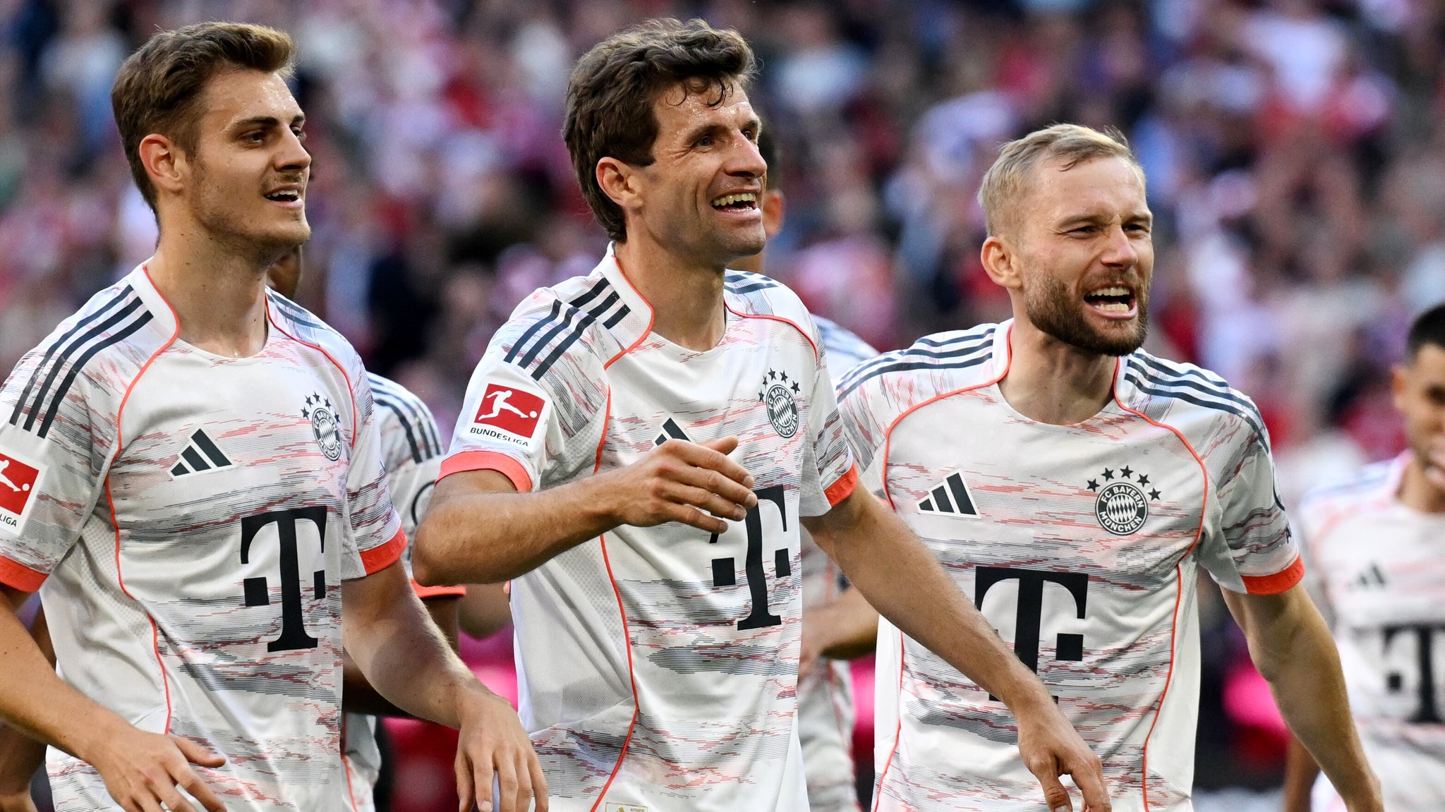 Thomas Müller und Mitspieler bejubeln einen Treffer
