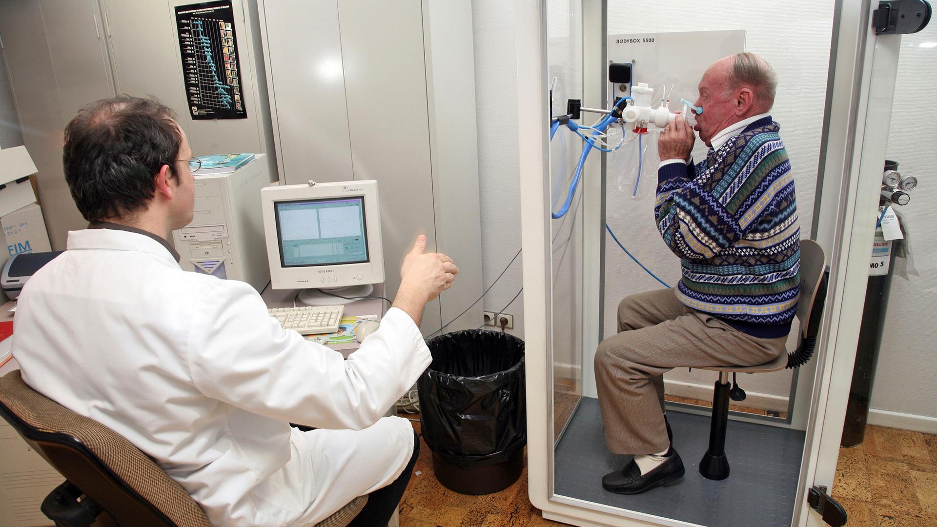 Wie sich Corona-Langzeitfolgen effektiver erforschen und behandeln lassen -  darum ging es heute bei einem Runden Tisch, zu dem Bundesgesundheitsminister Lauterbach Experten eingeladen hat.