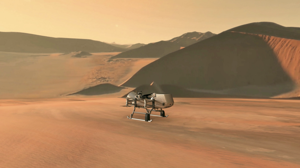 Acht Rotoren machen die geplante Sonde Dragonfly der NASA zur ersten Sonde, die sich fliegend über einen fernen Himmelskörper bewegen wird. Fast drei Jahre lang soll die "Libelle" den Titan erkunden, Saturns größten Mond.