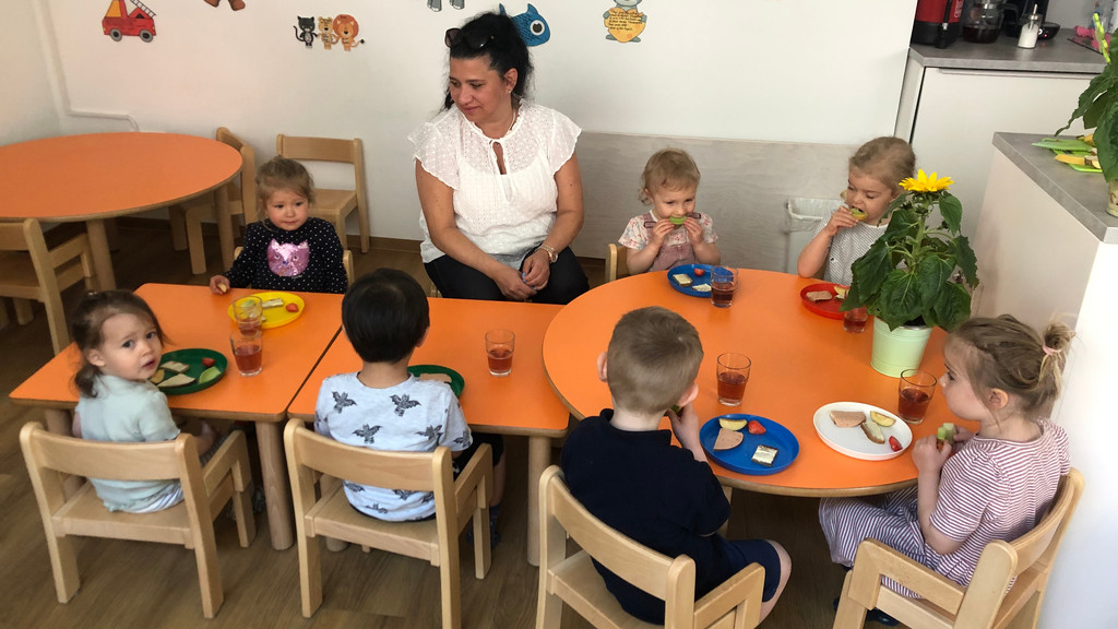 Die Kindertagespflege Brezen-Bande in München. Zehn Kinder werden hier von drei qualifizierten Fachkräften betreut, auch Tagesmütter genannt. 