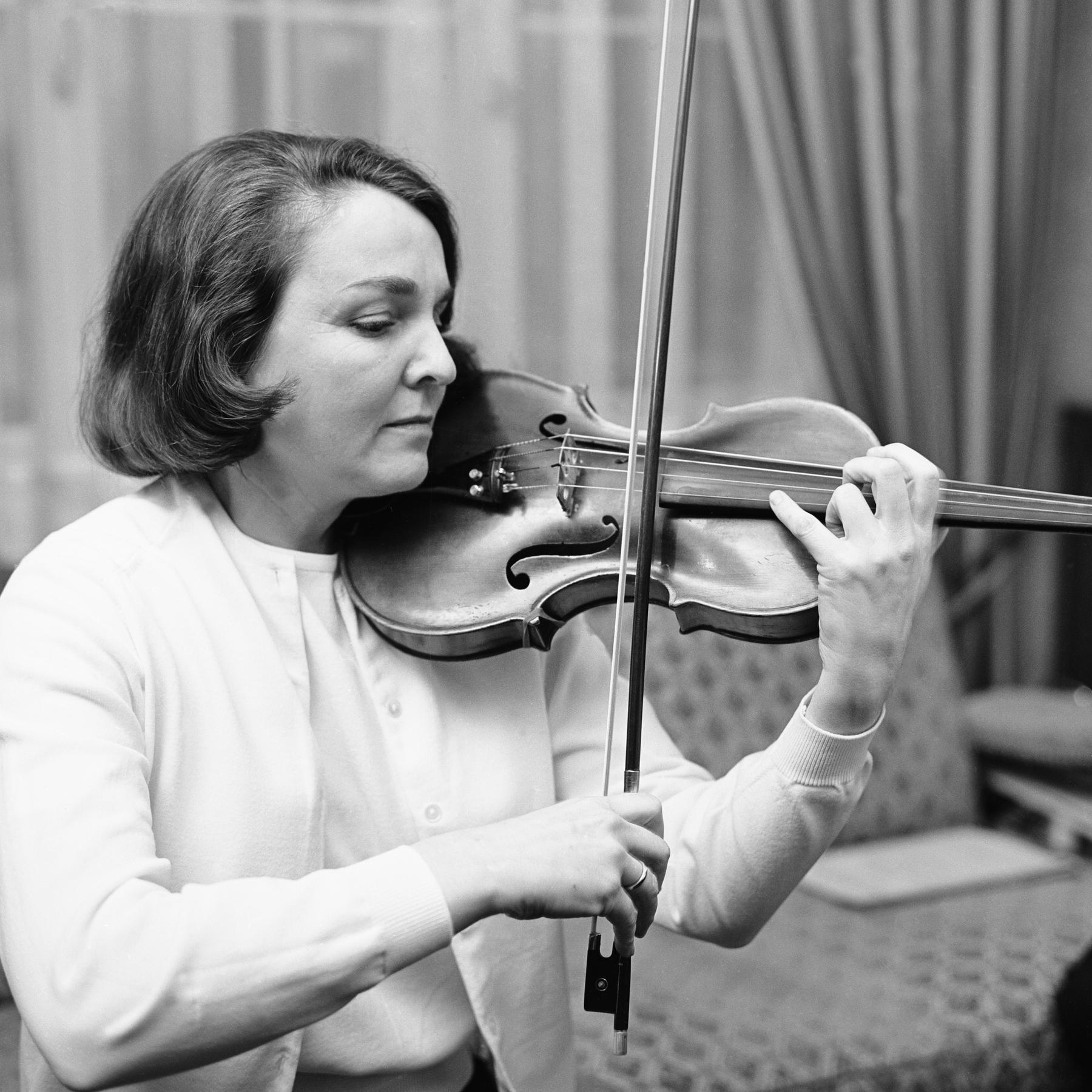 Interview mit Anne-Sophie Mutter zum 100. Geburtstag von Aida Stucki