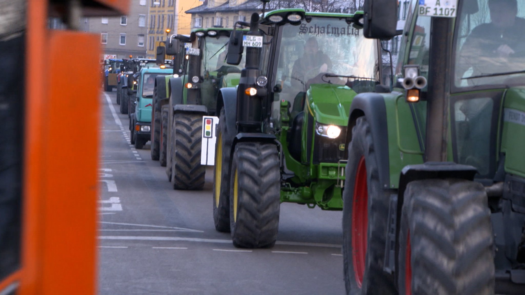 Bauernproteste: Traktorschlange