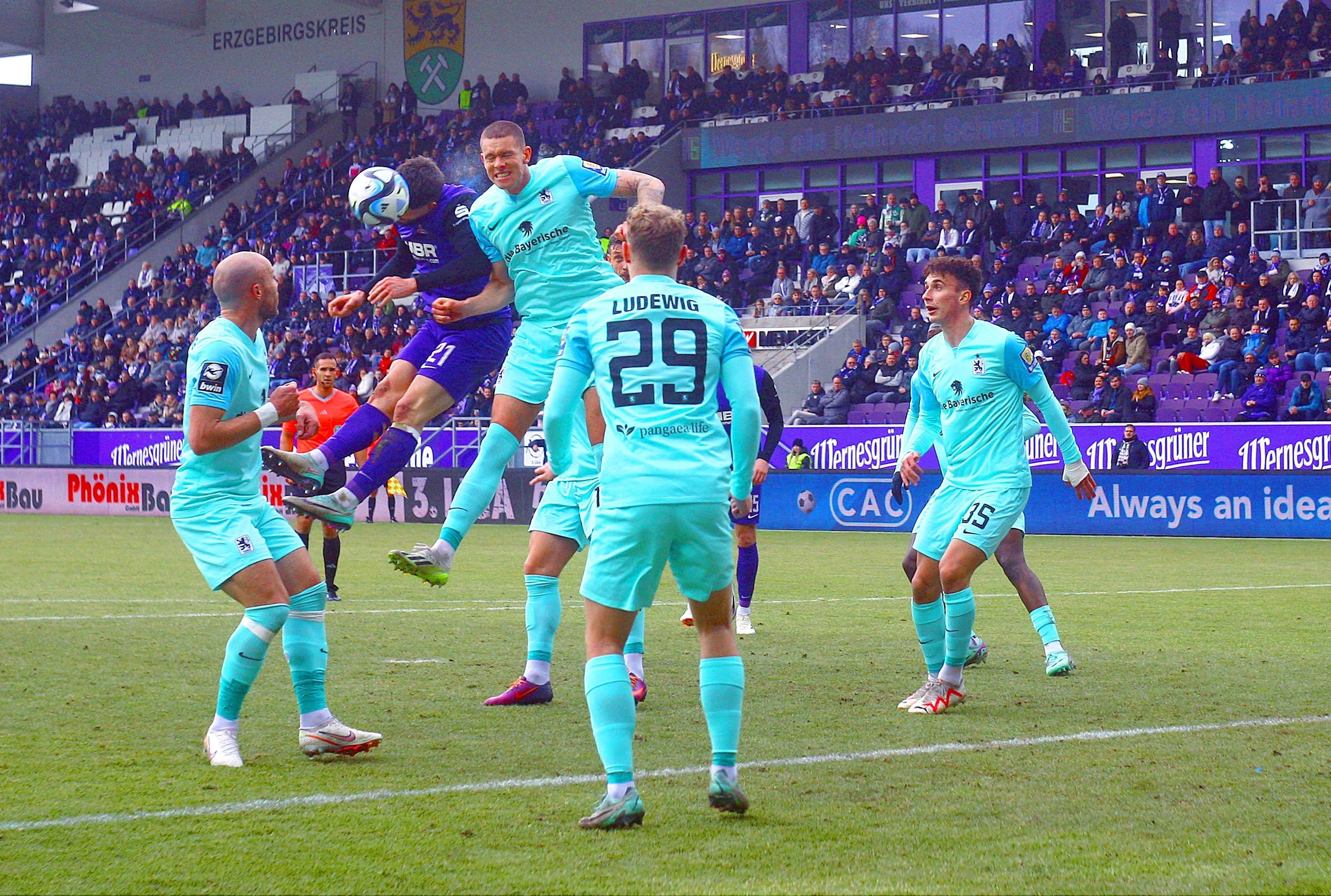 Spielszene Erzgebirge Aue - TSV 1860 München