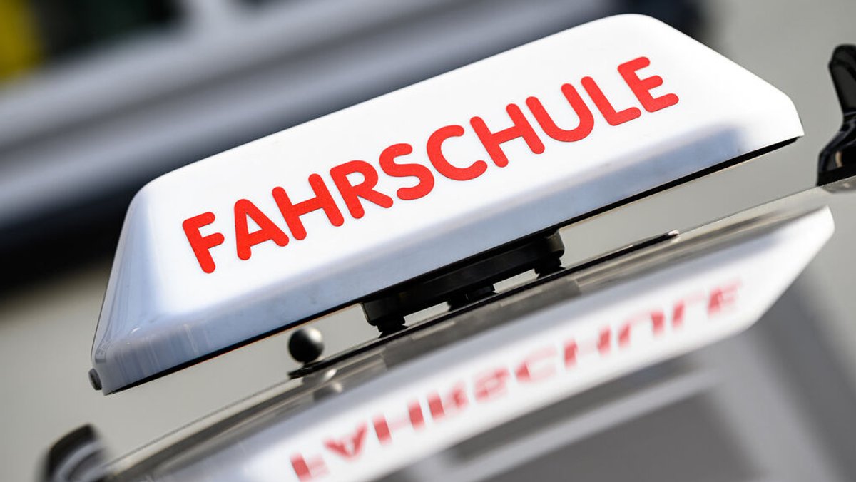 Oft mehr als 3.500 Euro: Führerschein teuer wie nie zuvor