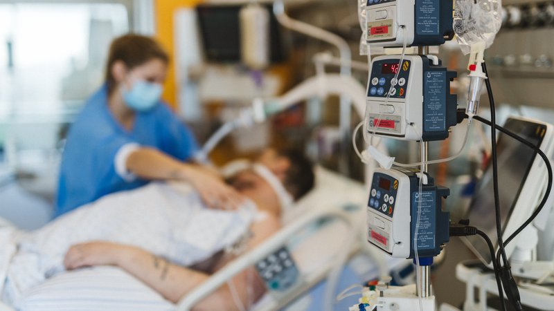 Die Intensivstation eines Krankenhauses. | Bild: stock.adobe.com/Julien Die Intensivstation eines Krankenhauses.