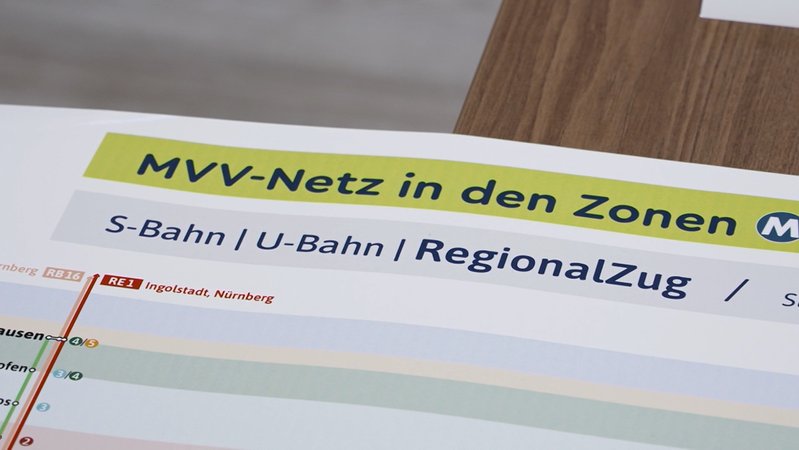 Im Video: Die Jahres-Pressekonferenz des MVV | Bild: Bayerischer Rundfunk 2024 Im Video: Die Jahres-Pressekonferenz des MVV