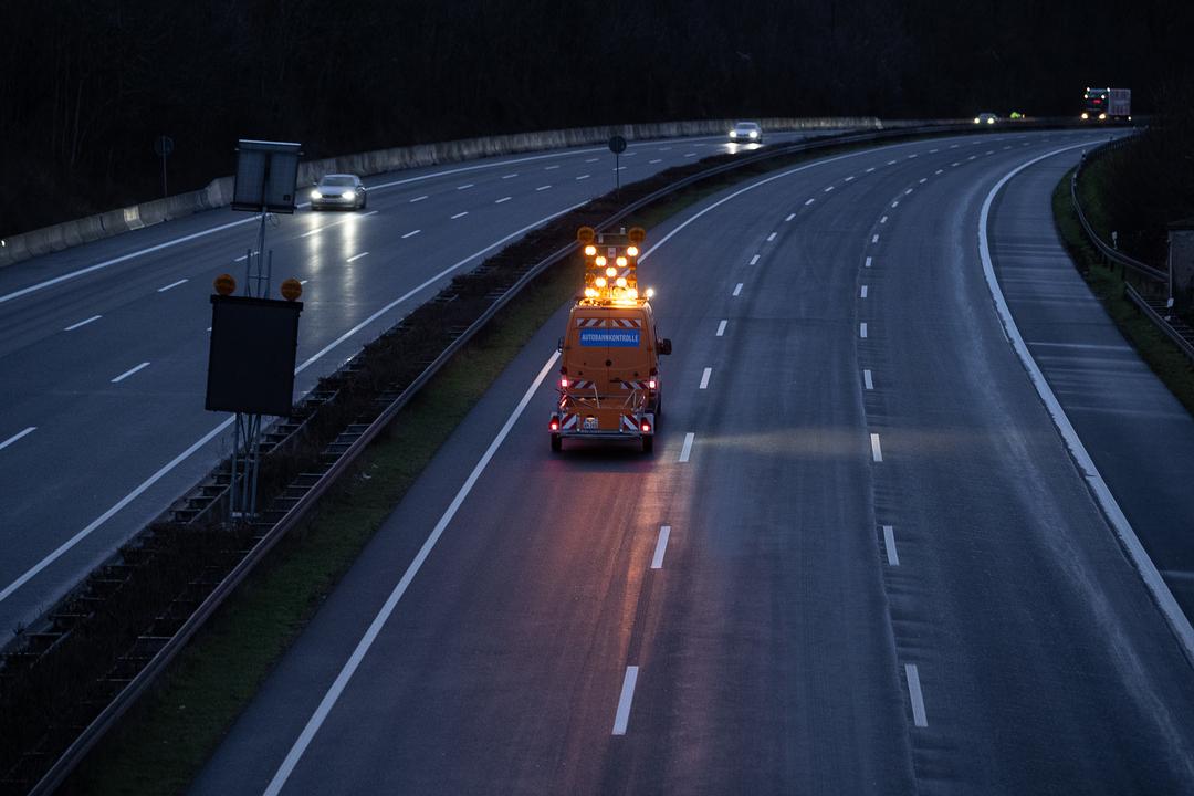Jugendliche Fahren Mit Geklautem Auto 100 Kilometer Weit BR24