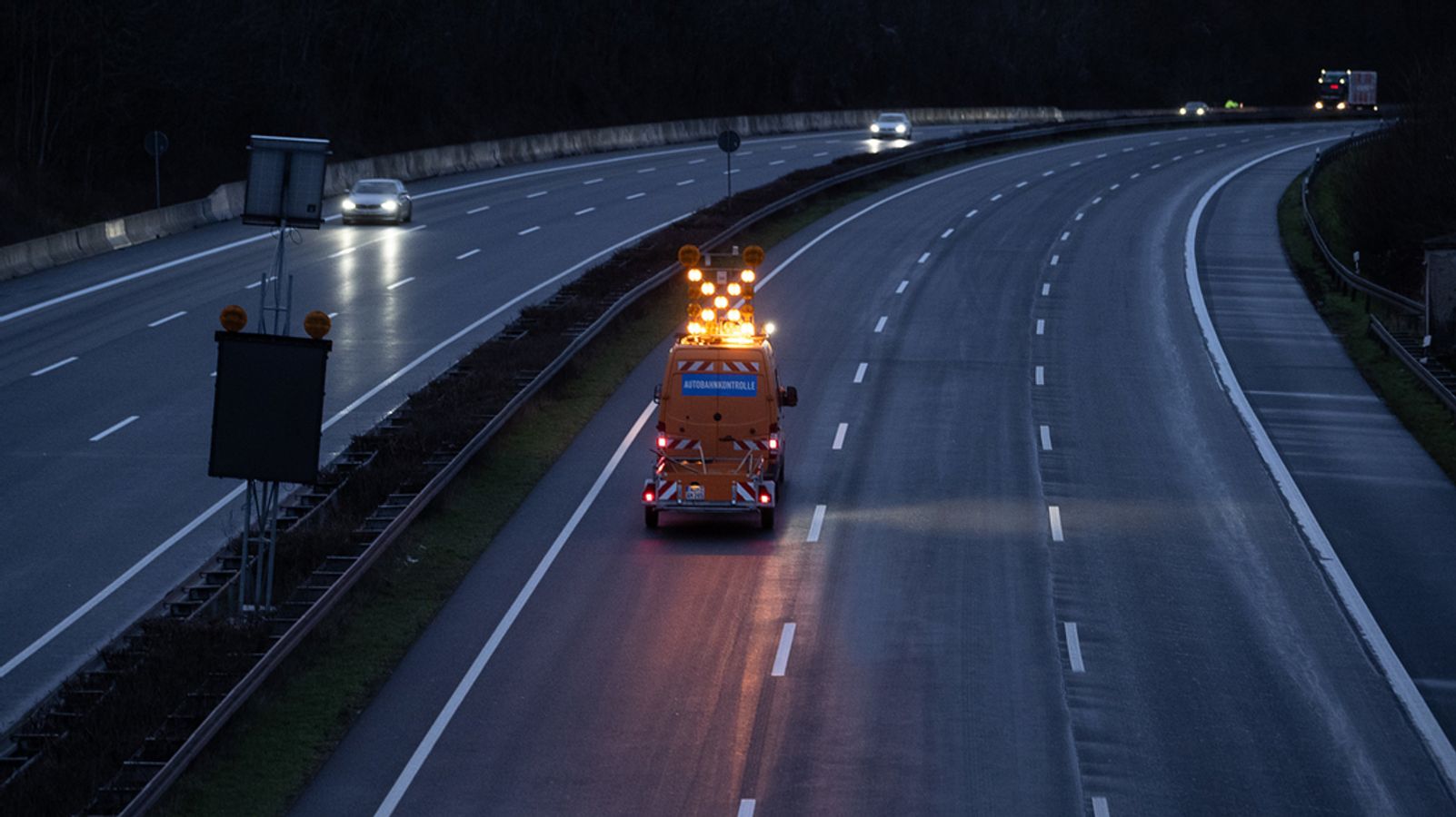 Jugendliche Fahren Mit Geklautem Auto 100 Kilometer Weit BR24 Jugendliche Fahren Mit Geklautem Auto 100 Kilometer Weit BR24