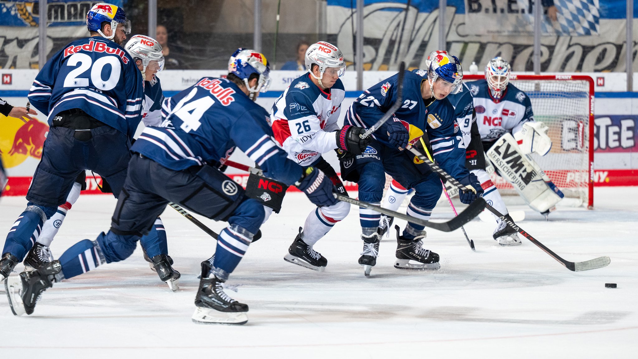 Spielszene: EHC Red Bull München - Nürnberg Icetigers