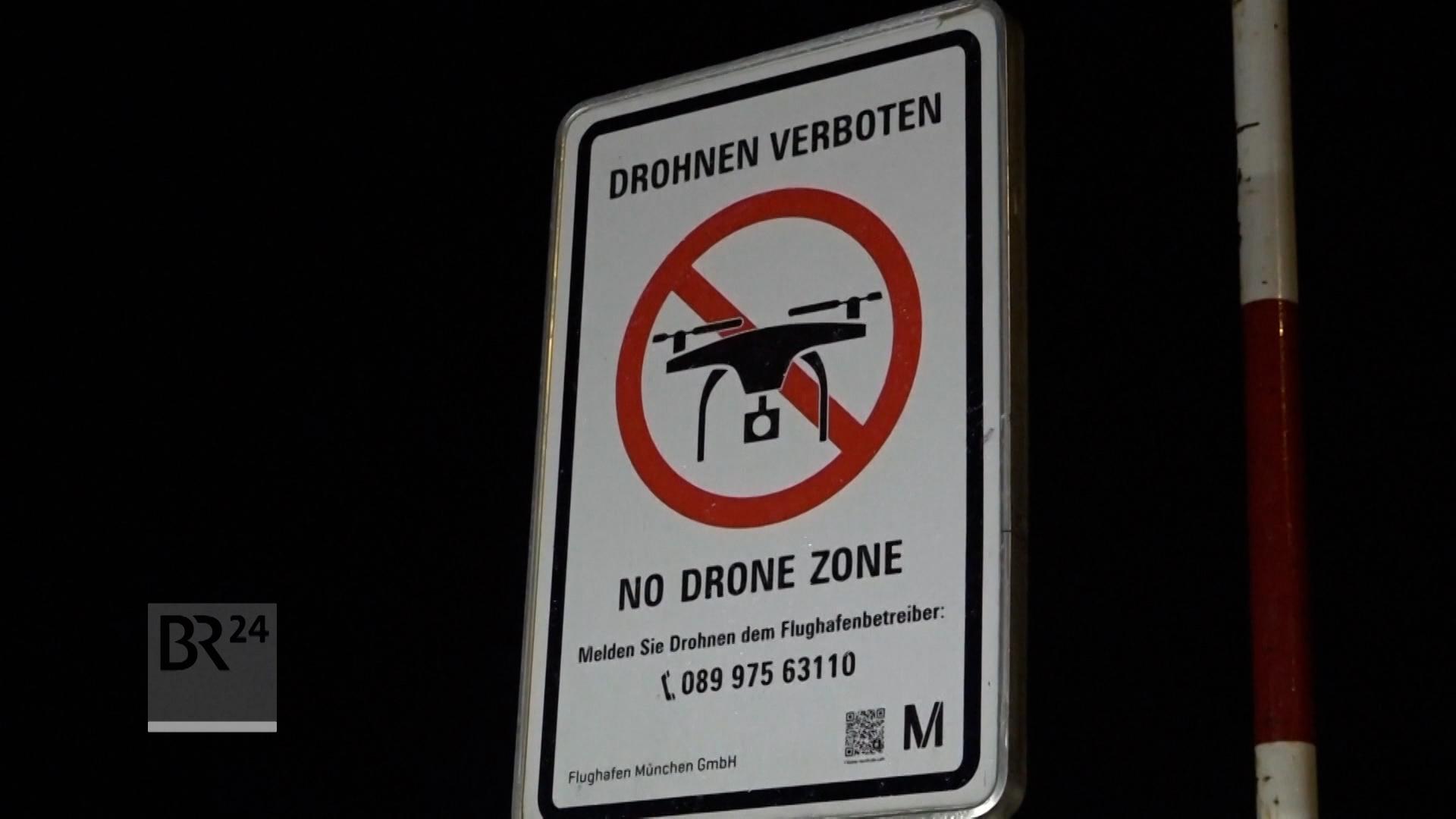 Drohnenverbot: Schild am Münchner Flughafen