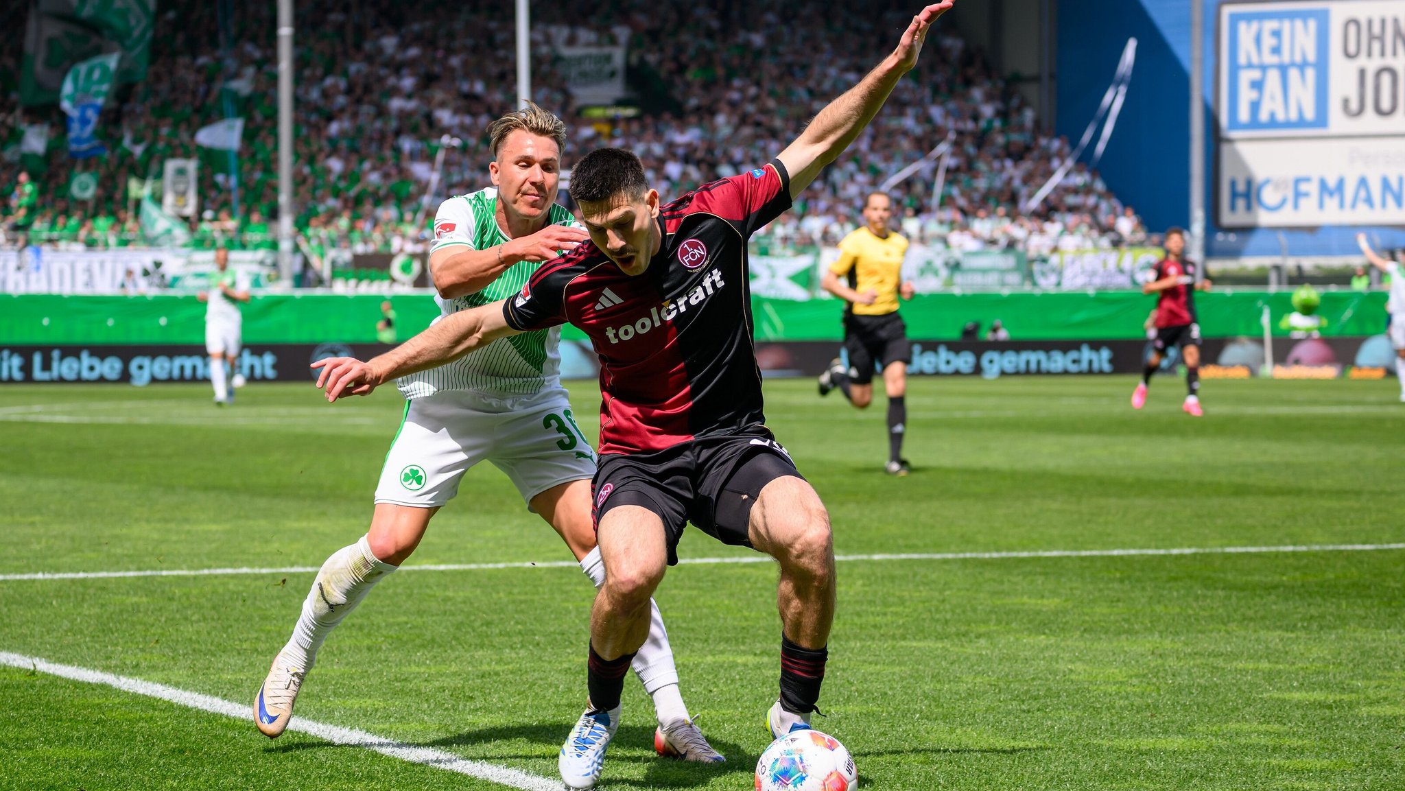 SpVgg Greuther Fürth - 1. FC Nürnberg | Bild: picture-alliance/dpa SpVgg Greuther Fürth - 1. FC Nürnberg