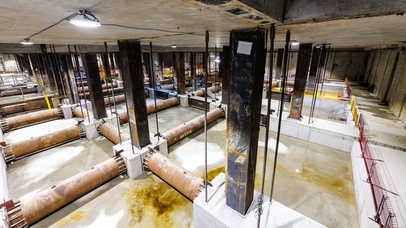 Halle am Marienhof in 38 Metern Tiefe | Bild: dpa-Bildfunk/Matthias Balk Halle am Marienhof in 38 Metern Tiefe