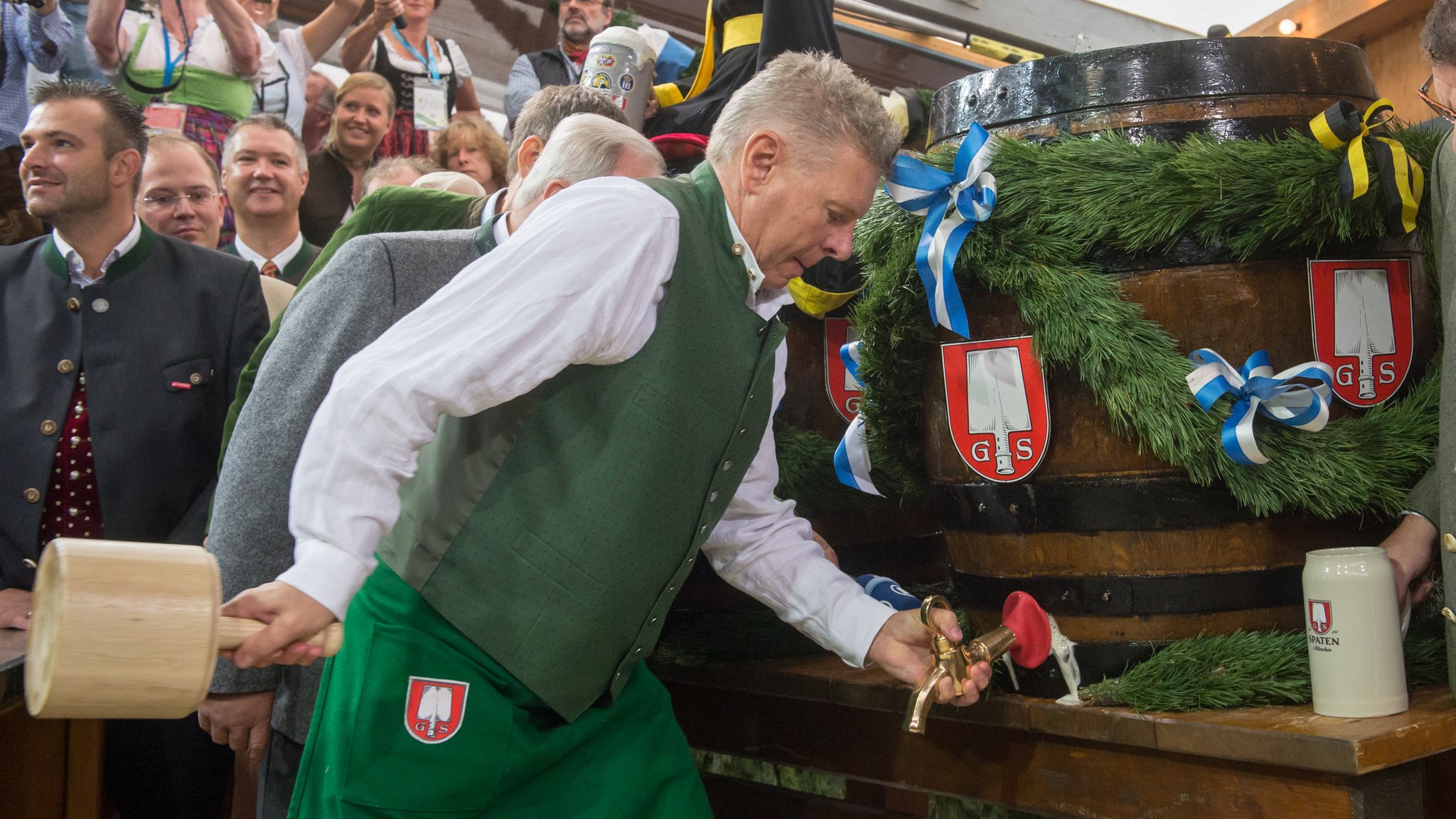 Münchens OB Dieter Reiter beim Wiesn-Anstich (Archivaufnahme). 