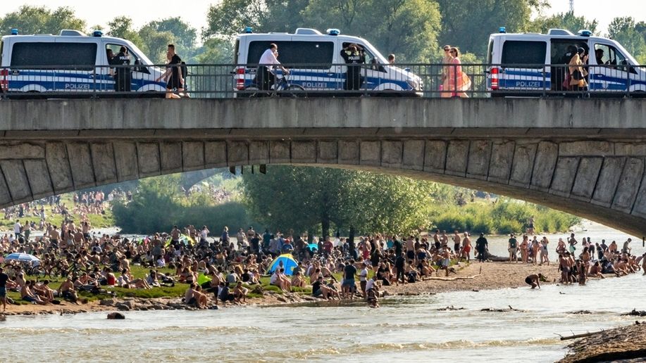 Deutsche wird an der Isar abgefickt Deutsche wird an der Isar abgefickt