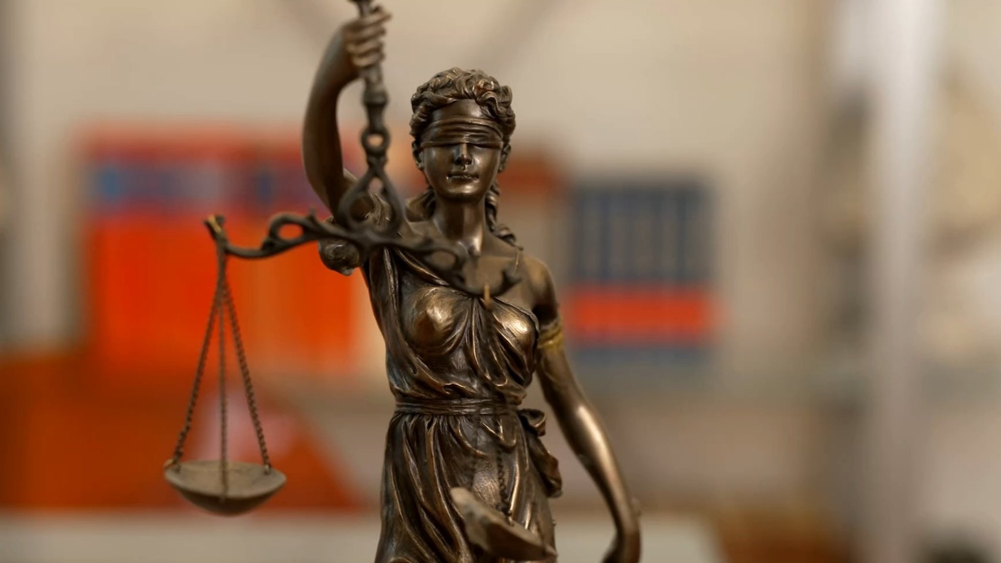 Sozialrecht: Anwälte verzweifelt gesucht | Bild: © Bayerischer Rundfunk Sozialrecht: Anwälte verzweifelt gesucht