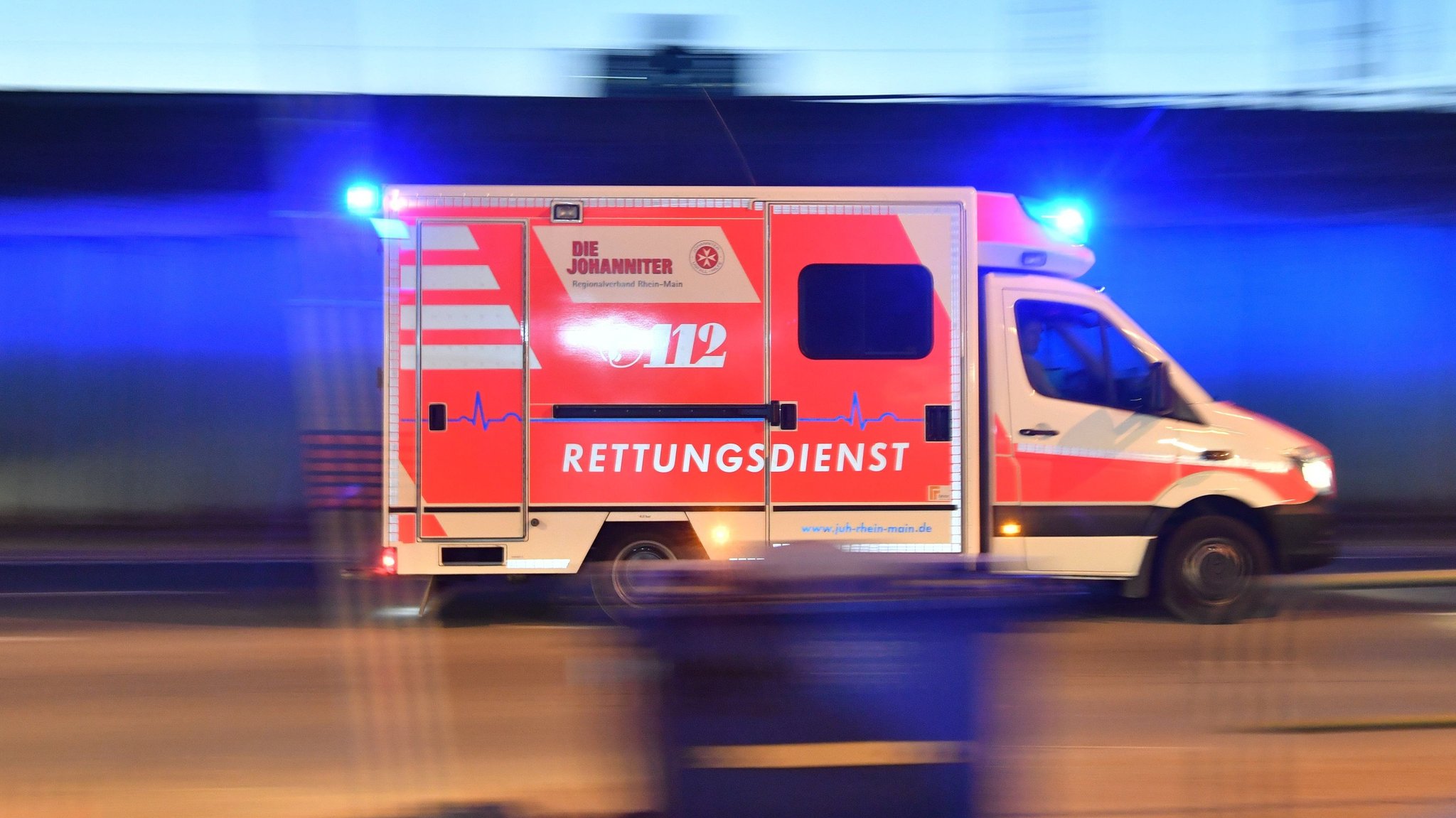Geisterfahrerin aus Bayern verursacht tödlichen Frontalcrash