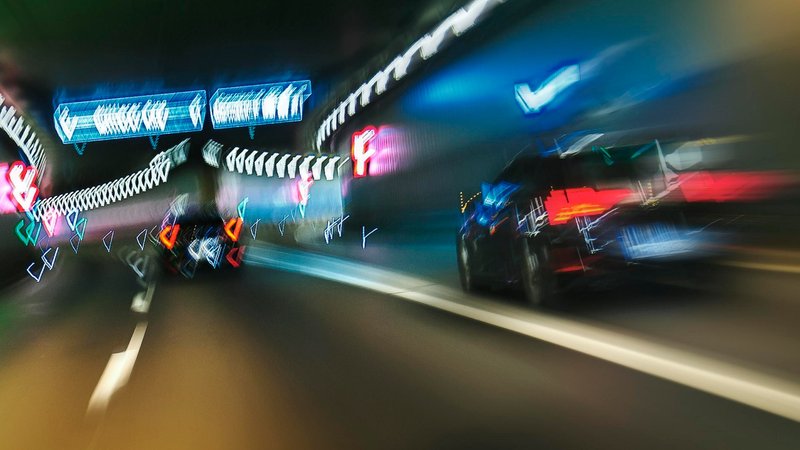 Bayerns Polizei registriert auf dem Straßen des Freistaats immer mehr illegale Autorennen (Symbolbild) | Bild: pa/dpa/imageBROKER | Manfred Bail Bayerns Polizei registriert auf dem Straßen des Freistaats immer mehr illegale Autorennen (Symbolbild)