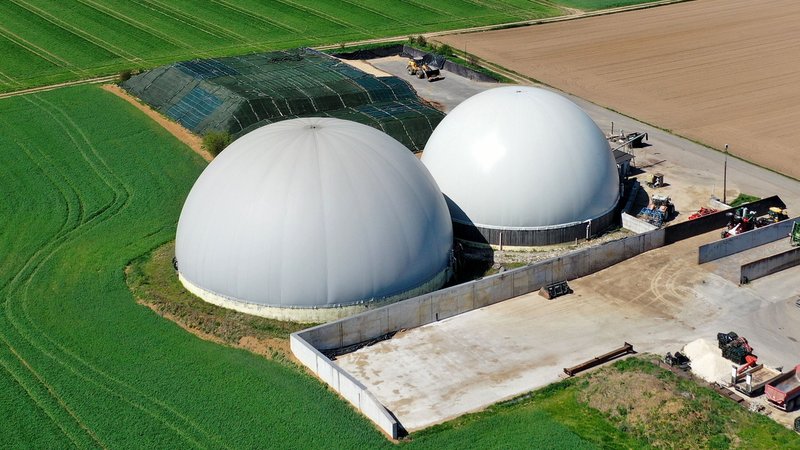 Symbolbild: Biogasanlage aus der Vogelperspektive. | Bild: picture alliance / Jens Niering Symbolbild: Biogasanlage aus der Vogelperspektive.