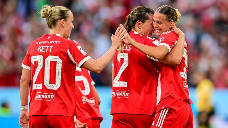 Franziska Kett, Vanessa Gilles, Klara Bühl mit Torjubel, | Bild: picture alliance / foto2press | Sven Leifer Franziska Kett, Vanessa Gilles, Klara Bühl mit Torjubel,