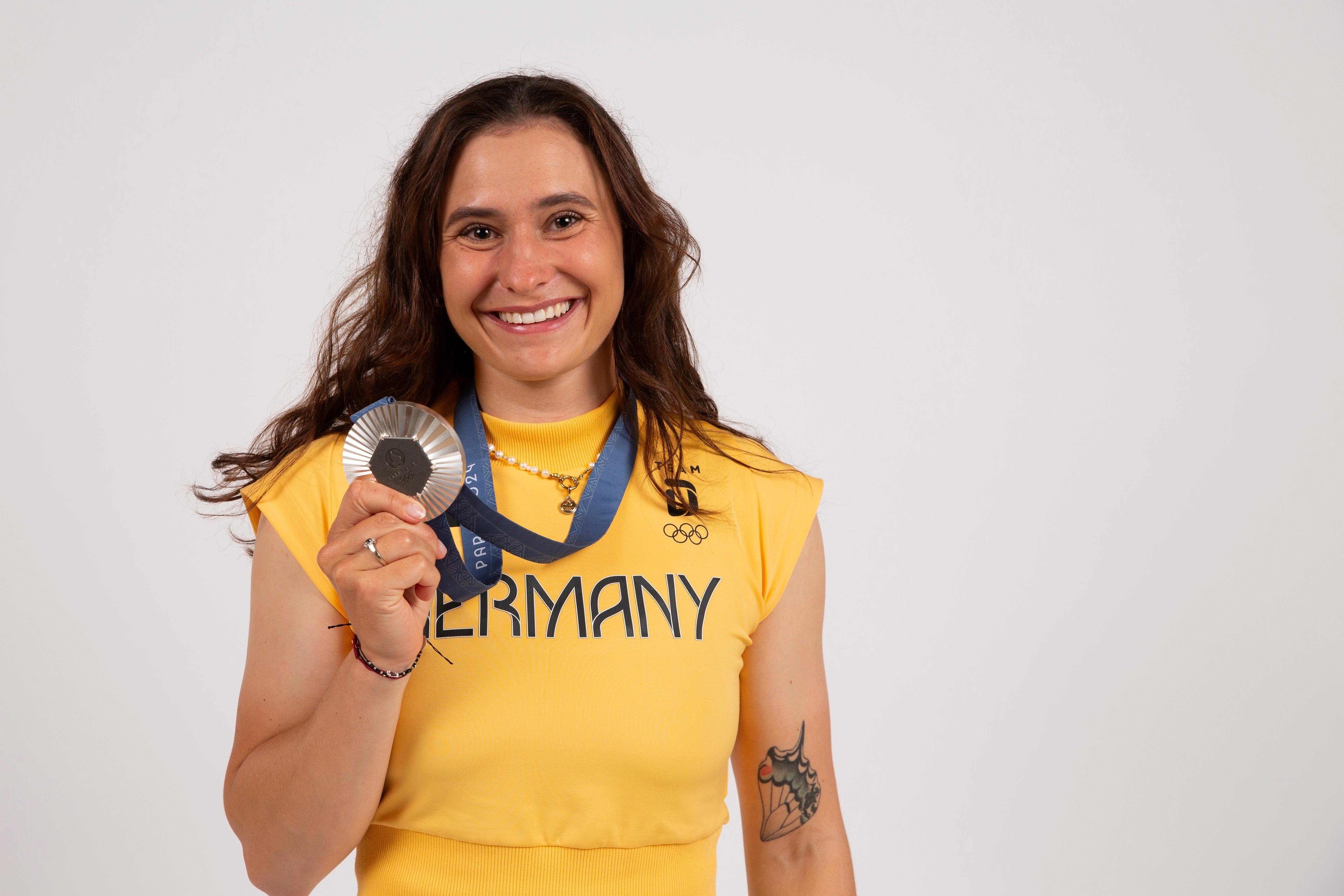 Elena Lilik mit olympischer Silbermedaille