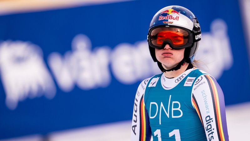 Emma Aicher ist enttäuscht nach der Abfahrt | Bild: picture alliance/KEYSTONE | JEAN-CHRISTOPHE BOTT Emma Aicher ist enttäuscht nach der Abfahrt