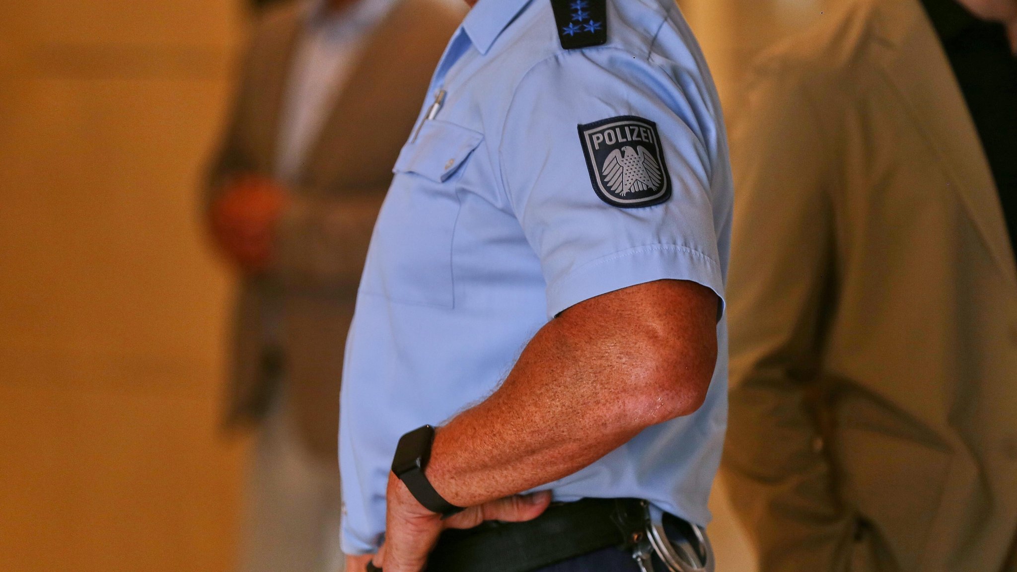 Polizist der Bundestagspolizei | Bild: picture alliance / dts-Agentur | - Polizist der Bundestagspolizei