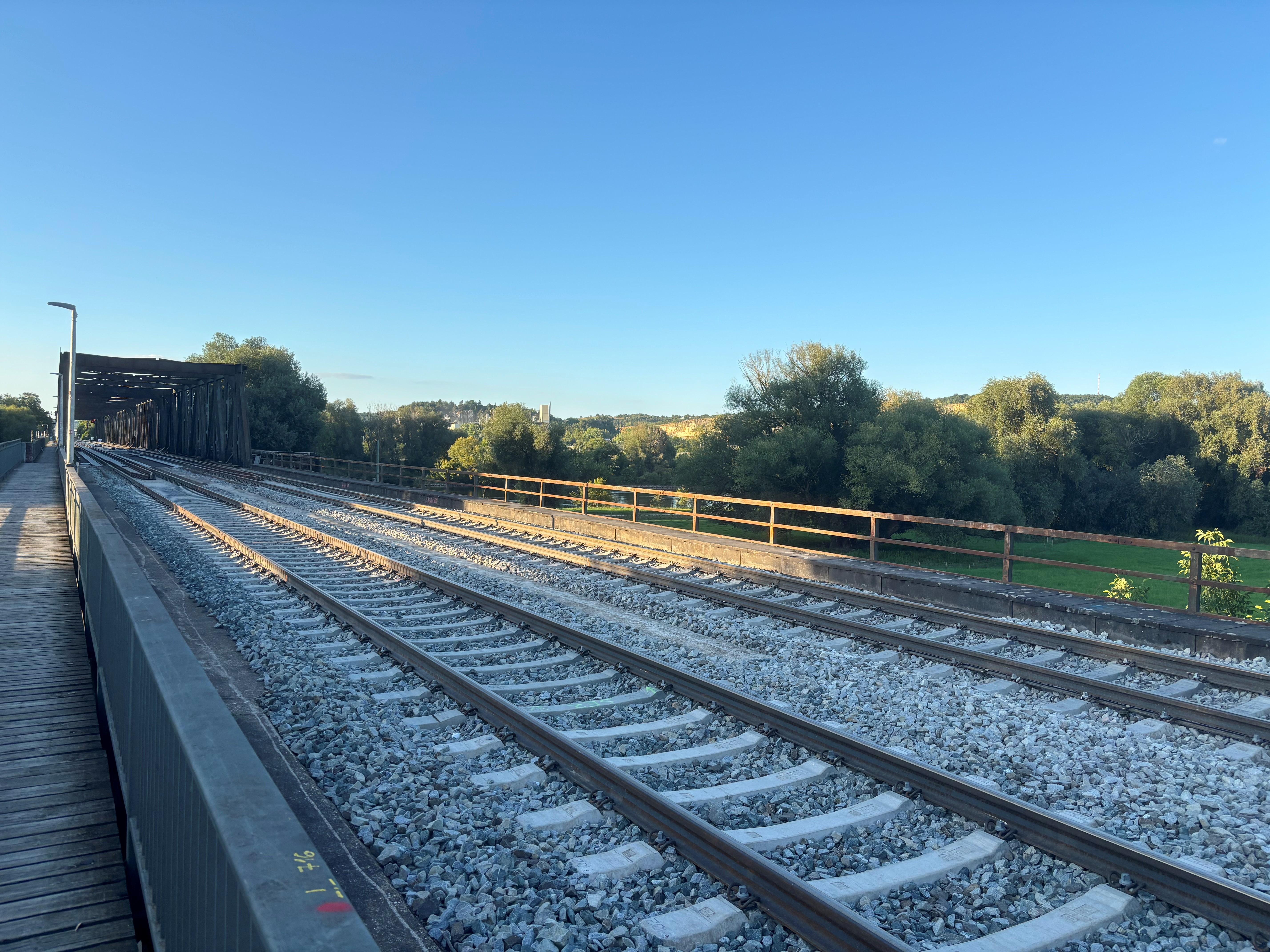 Ab Samstag wieder unter Verkehr: Neue Gleise in der Nähe des Regensburger Hafens.
