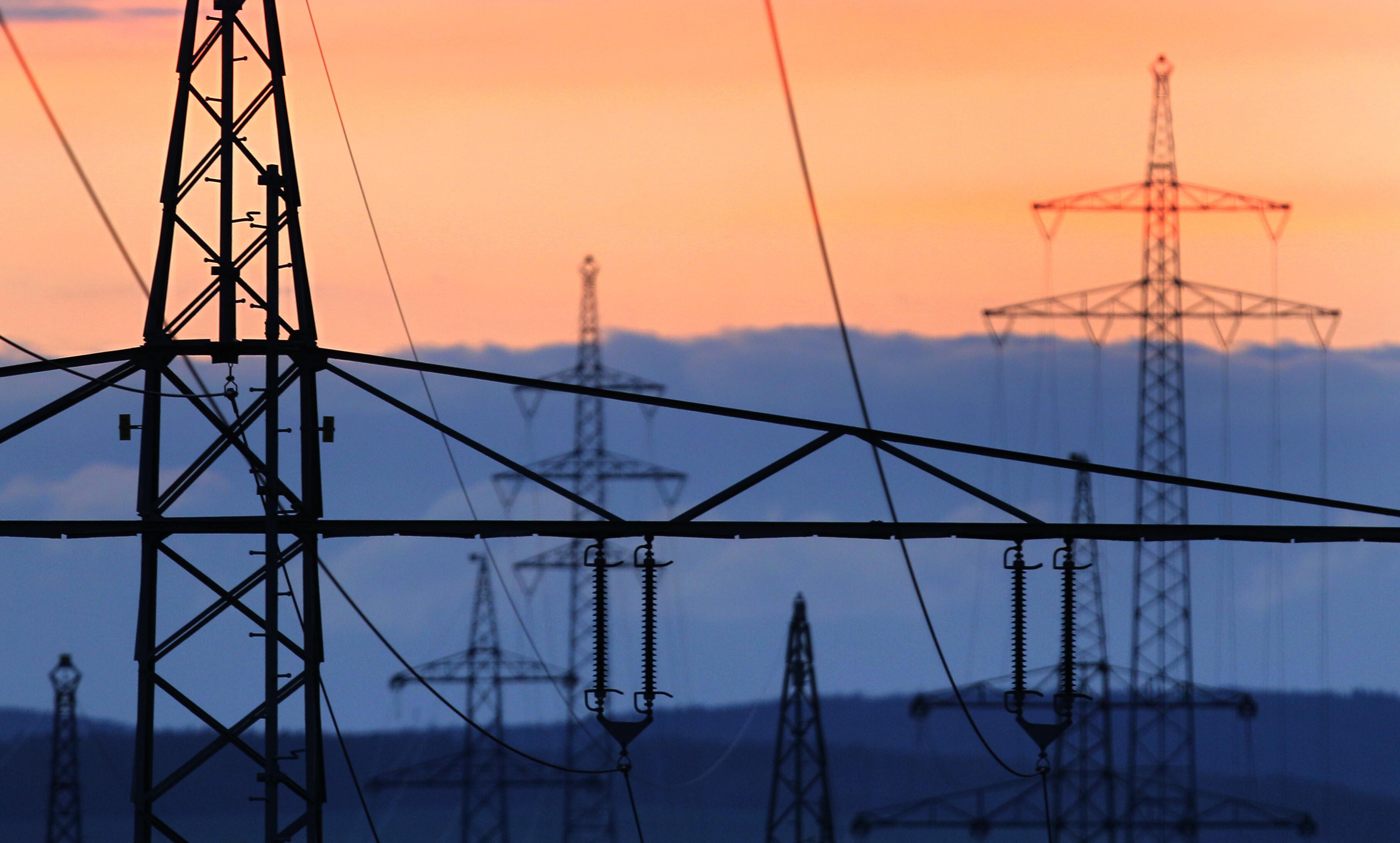 Archivbild: Strommasten in Unterfranken