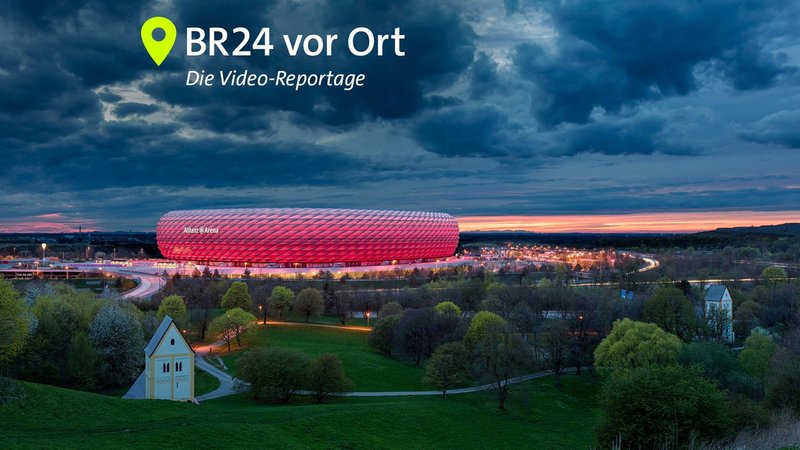 Die rot leuchtende Allianz Arena am Abend | Bild: picture alliance / Westend61 | Harald Nachtmann Die rot leuchtende Allianz Arena am Abend