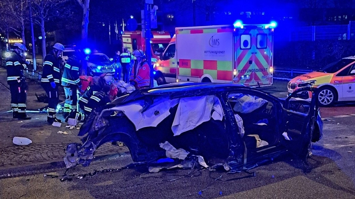 Raserunfall mit zwei Todesopfern: Vorwurf fahrlässiger Tötung