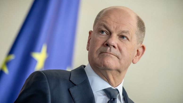 Zum 1. Mai hat sich Bundeskanzler Olaf Scholz gegen eine Erhöhung des Renteneintrittsalters ausgesprochen. | Bild:dpa-Bildfunk/Michael Kappeler