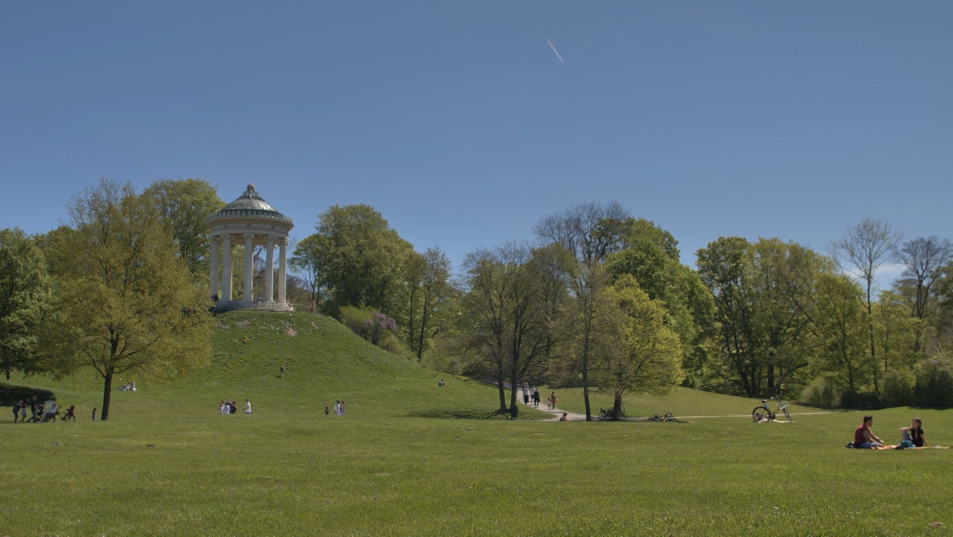 19 Verletzte Nach Angriff Auf Polizisten Im Englischen Garten Br24