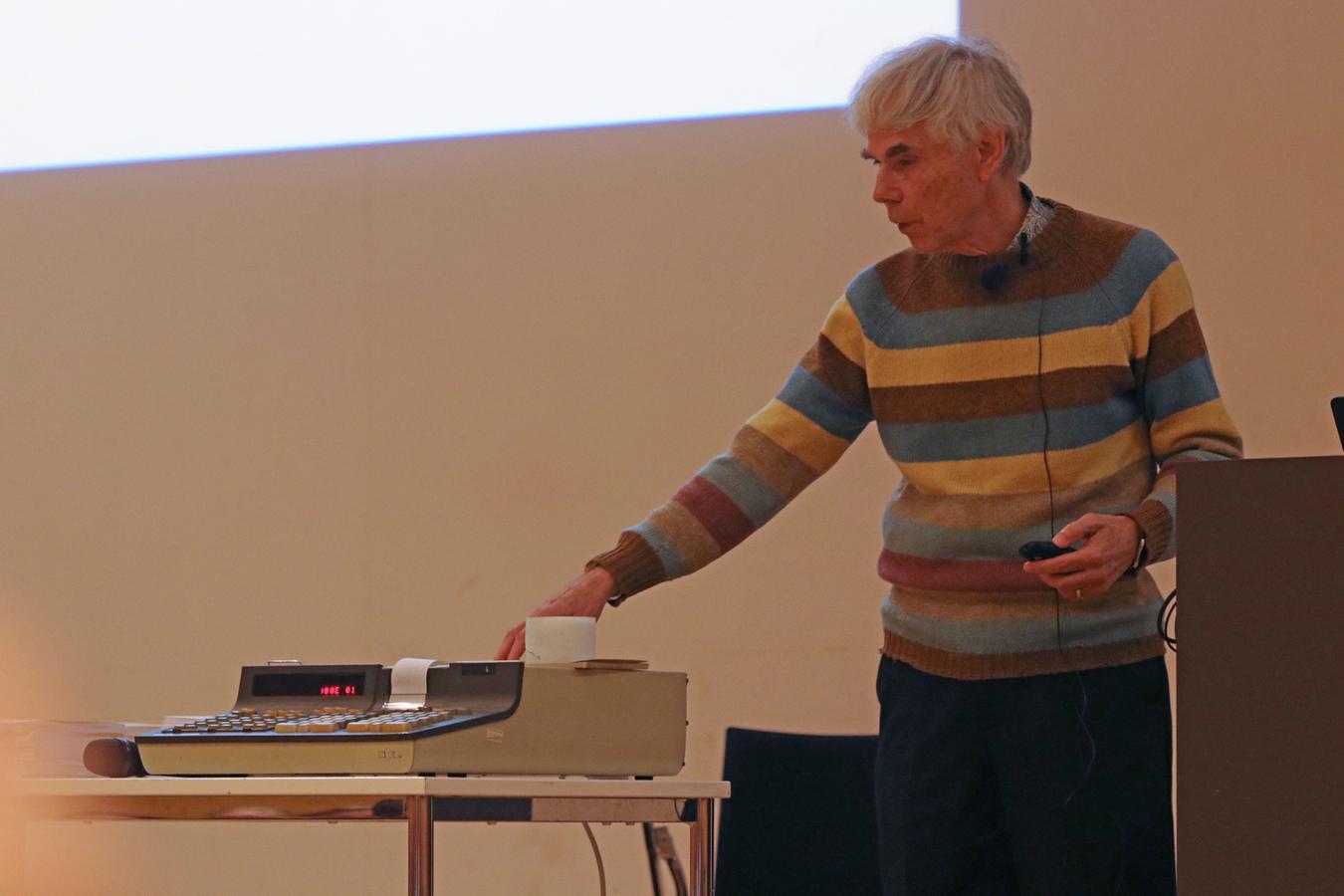 Douglas Hofstadter auf Besuch in der alten Heimat Regensburg BR24