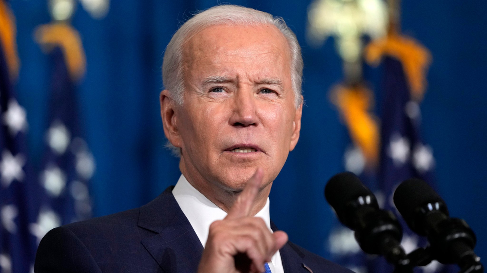 Vor US-Zwischenwahlen: Biden sieht Demokratie in Gefahr