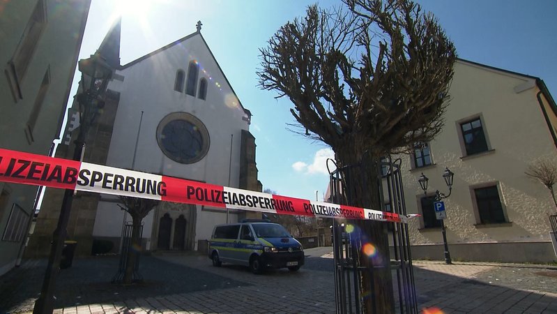 Absperrband in Wunsiedel. | Bild: BR Absperrband in Wunsiedel.
