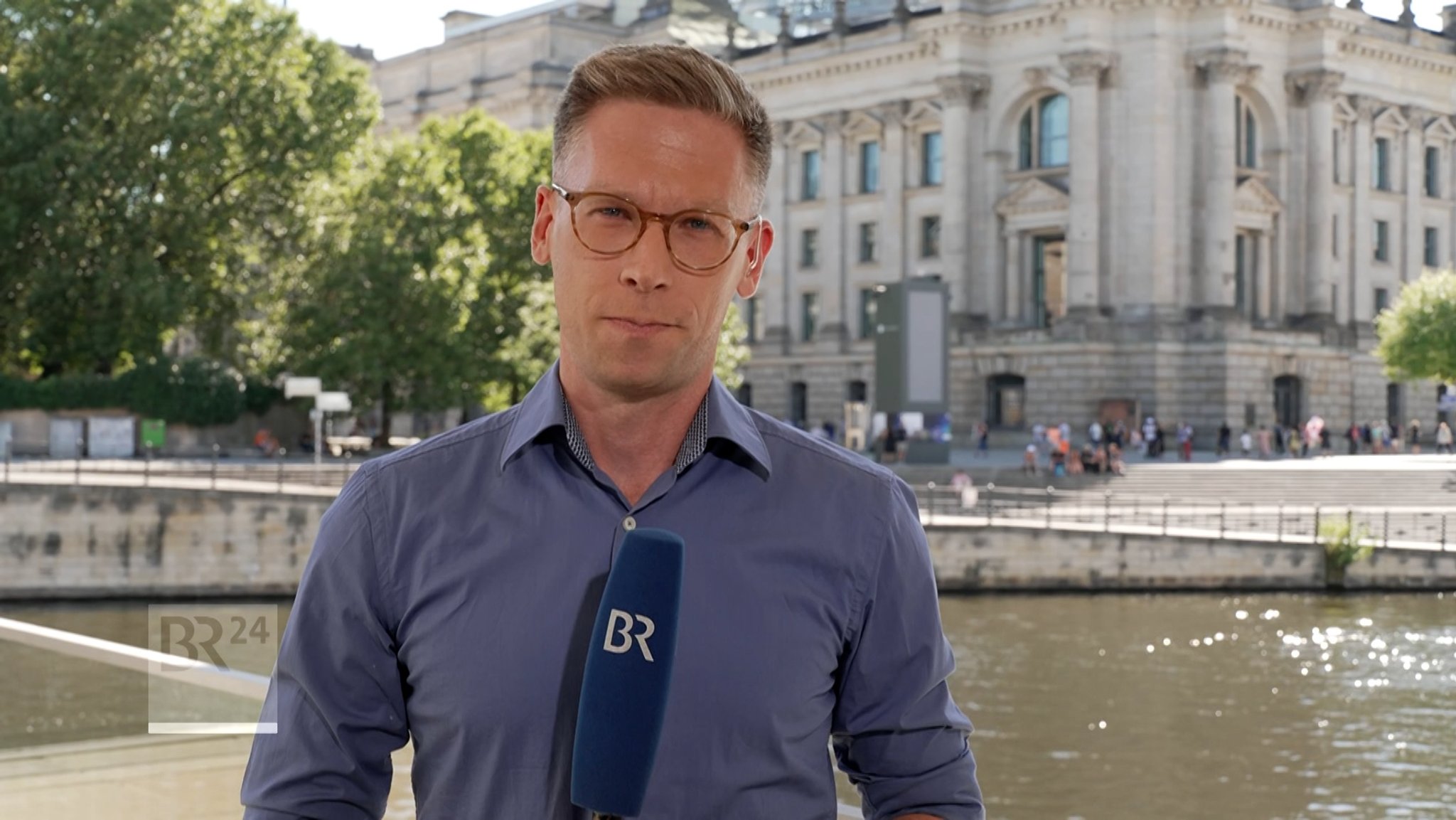 BR-Korrespondent Björn Dake in Berlin.