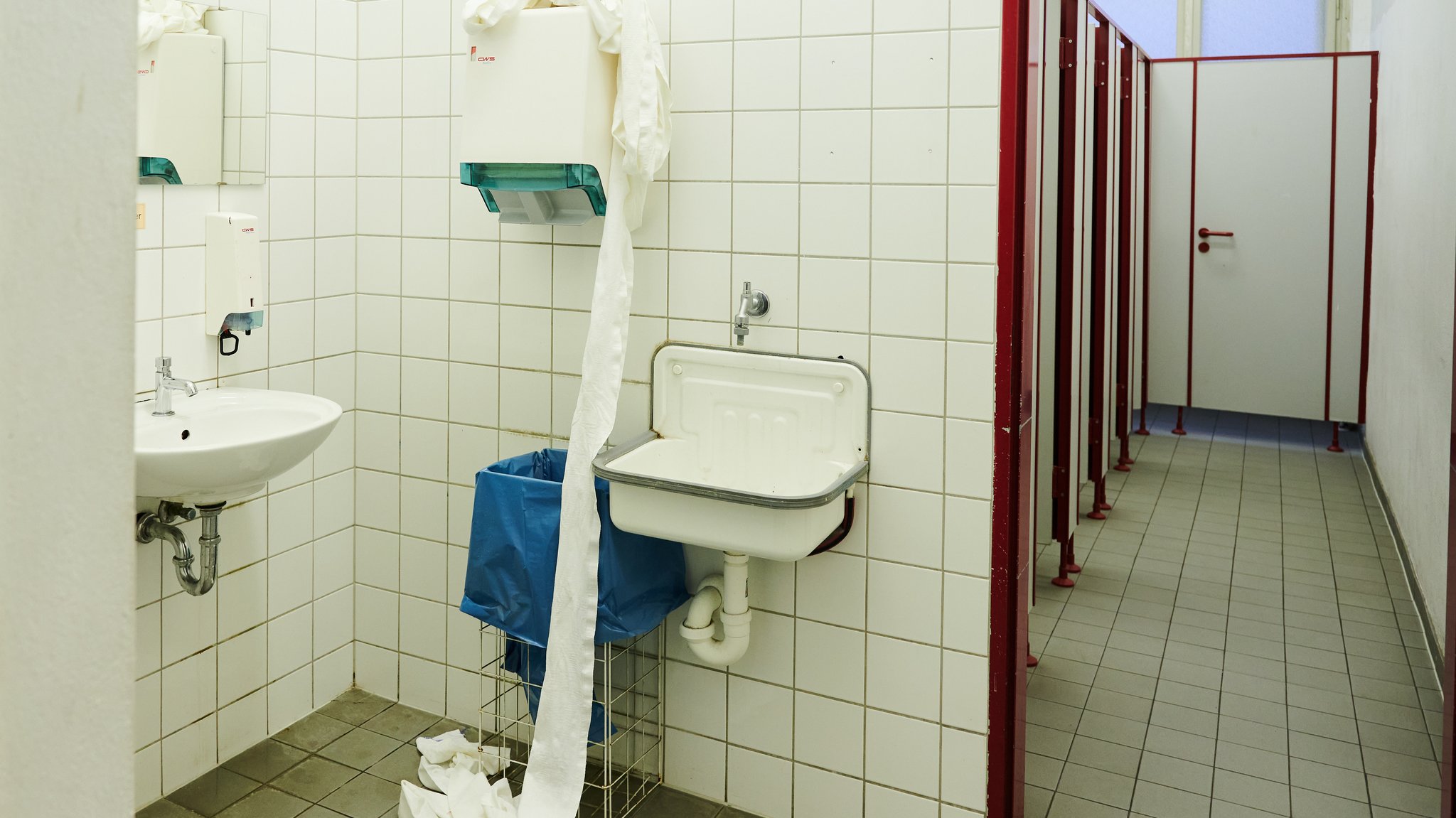 Viele bayerische Schüler geben Schultoiletten schlechte Noten