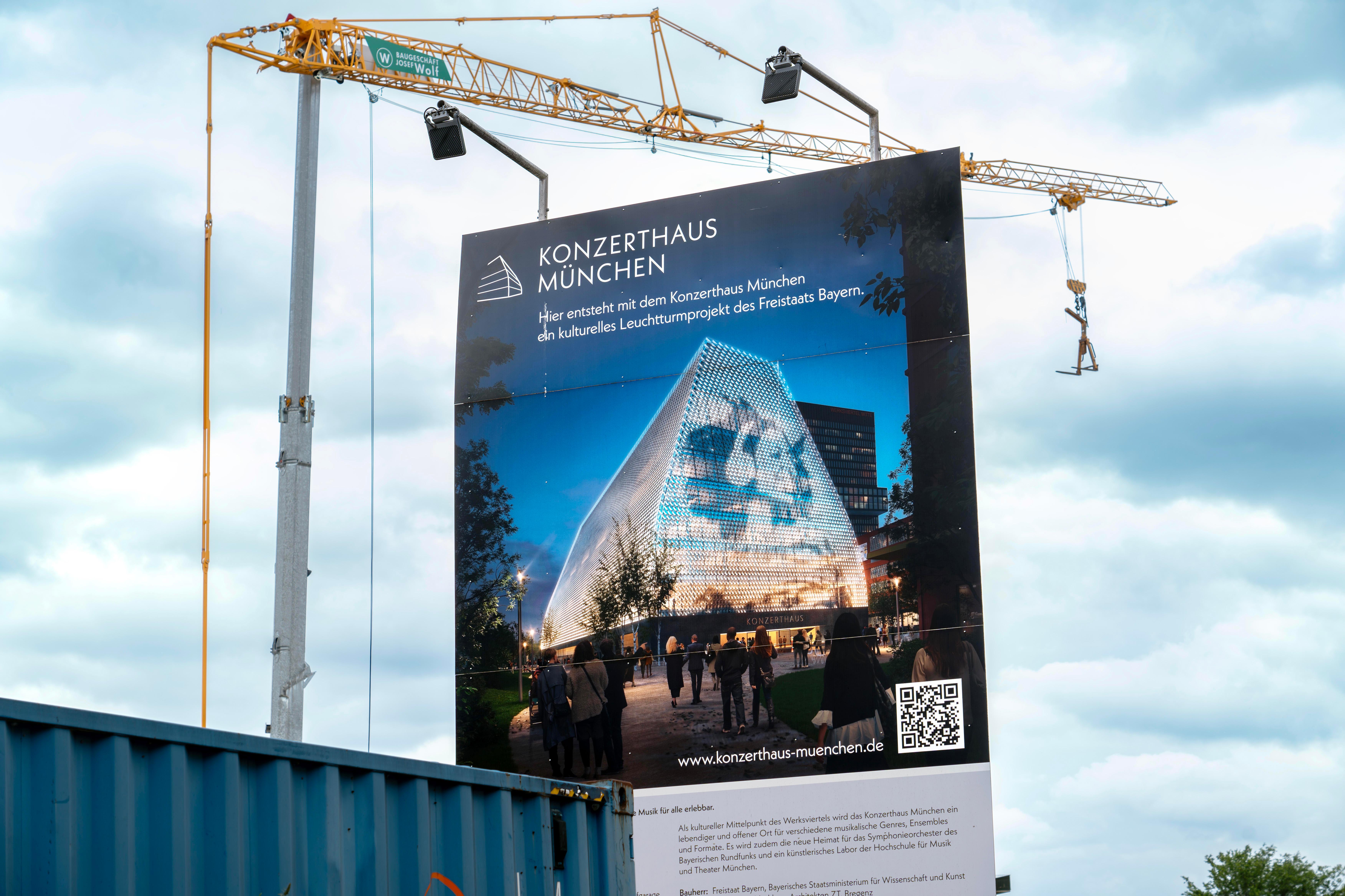 Werbeplakat für das Großprojekt mit einem Kran im Hintergrund